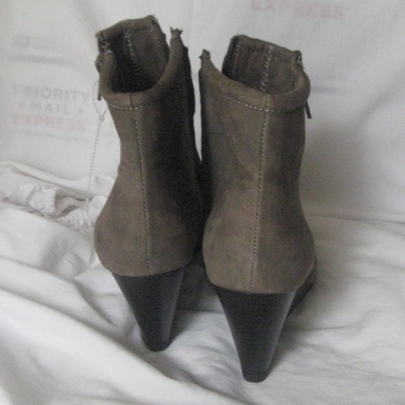 *New H by Halston Wedge Suede Bootie Sz 9 brown - Picture 5 of 6